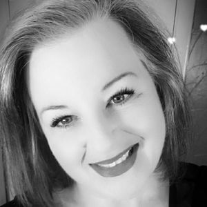 Meet your Posher, Leeann